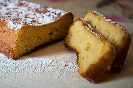 Plumcake con yogurt alla pesca